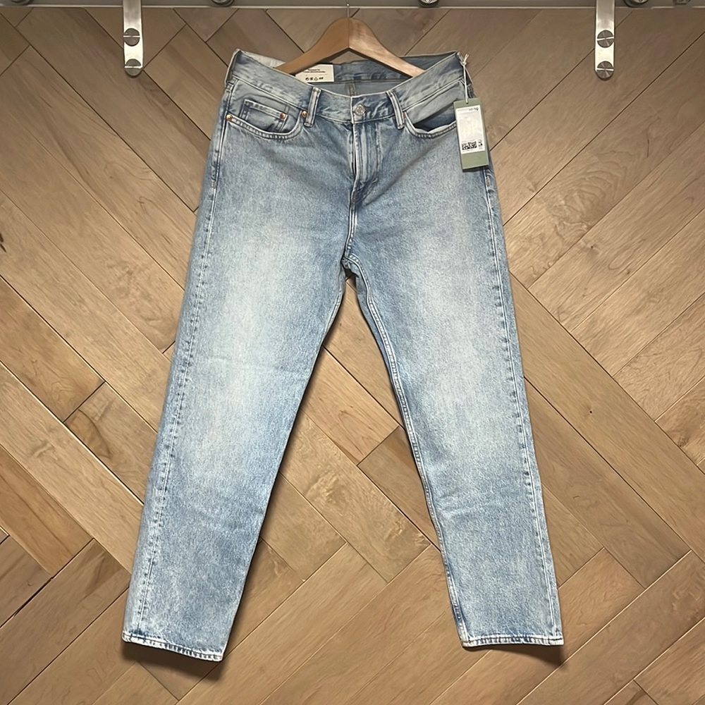 Mens jeans. H&M waist 31” Length 32”. Light blue wash. Relaxed fit. NWT
